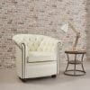 Delta-chesterfield-traditioneel-tub-chair-byran-magnolia-white-zijaanzicht-rechts-met-lamp