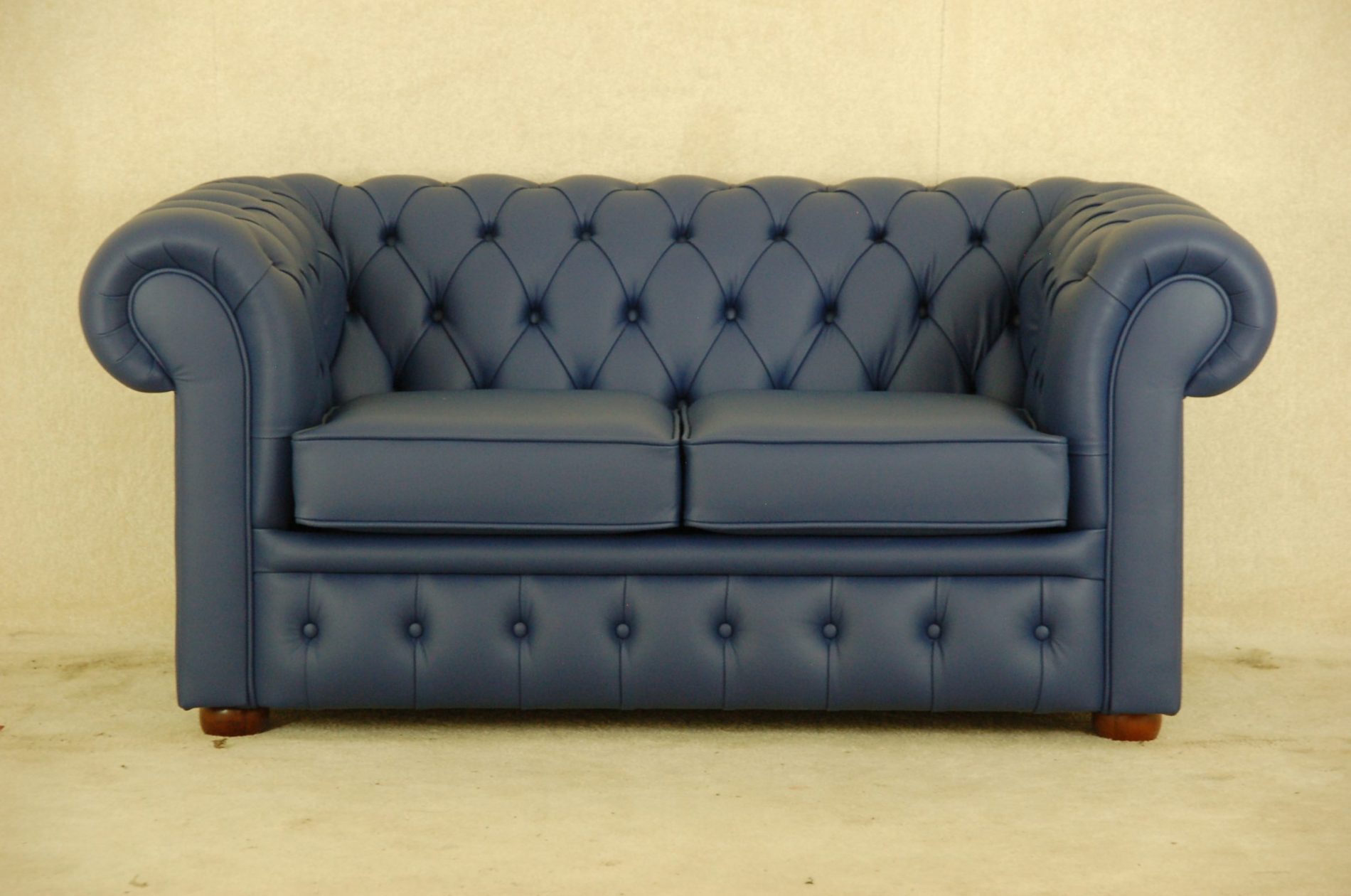 Moderne variant van traditionele chesterfield bank