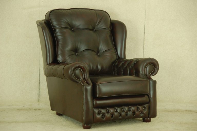 toonkamermodel nieuwe highback chesterfield oorfauteuil