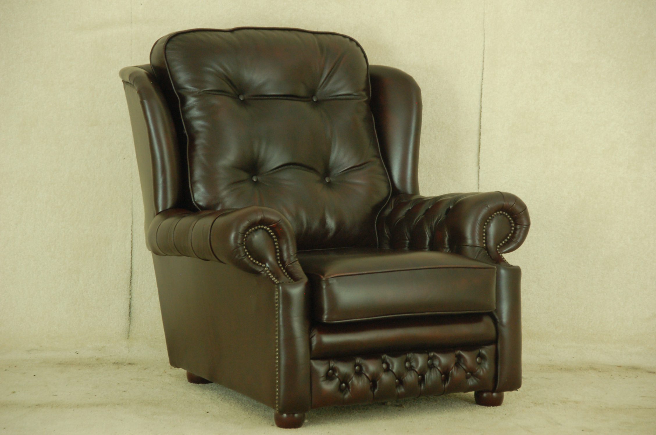 toonkamermodel nieuwe highback chesterfield oorfauteuil