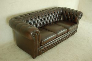 Curved back chesterfield gebruikt