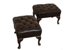 Diverse maten en kleuren gebruikte chesterfield poefjes