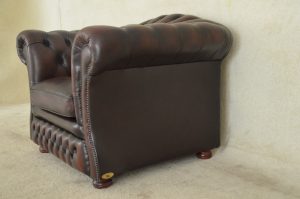 3+2+1 zits Chesterfield set in ant. Brown