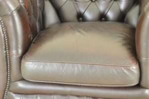 low back chair robuust chesterfield occasion in ant. rust