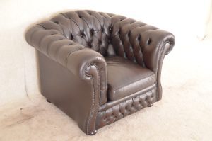 low back chair robuust chesterfield occasion in ant. rust