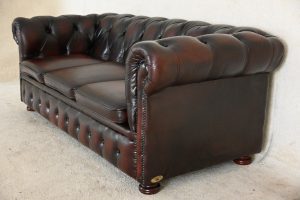 3 zits kleine chesterfield occasion in antique red