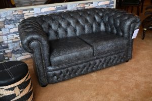 2 zits chesterfield bank in zwart vintage leder