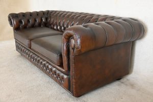 gebruikte 3+2+1 chesterfield set in de warme kleur roest bruin.