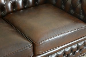 gebruikte 3+2+1 chesterfield set in de warme kleur roest bruin.