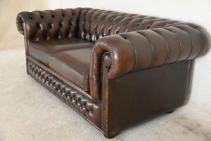 gebruikte 3+2+1 chesterfield set in de warme kleur roest bruin.