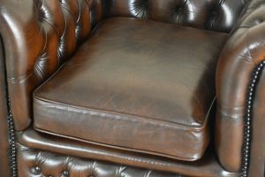 gebruikte 3+2+1 chesterfield set in de warme kleur roest bruin.