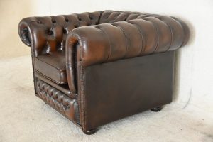 gebruikte 3+2+1 chesterfield set in de warme kleur roest bruin.