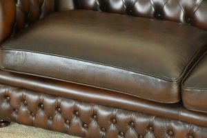 Gebruikte chesterfield driezits met hogere rug