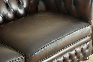 Gebruikte chesterfield driezits met hogere rug