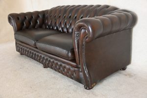 Gebruikte chesterfield driezits met hogere rug