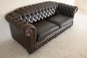 Gebruikte chesterfield driezits met hogere rug