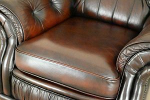 Gebruikte hoge Chesterfield fauteuil