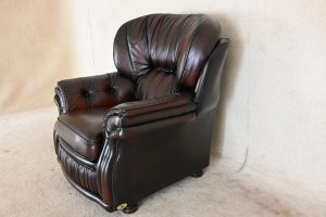 Gebruikte hoge Chesterfield fauteuil