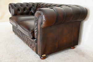 2 zits full size chesterfield in ant. Brown