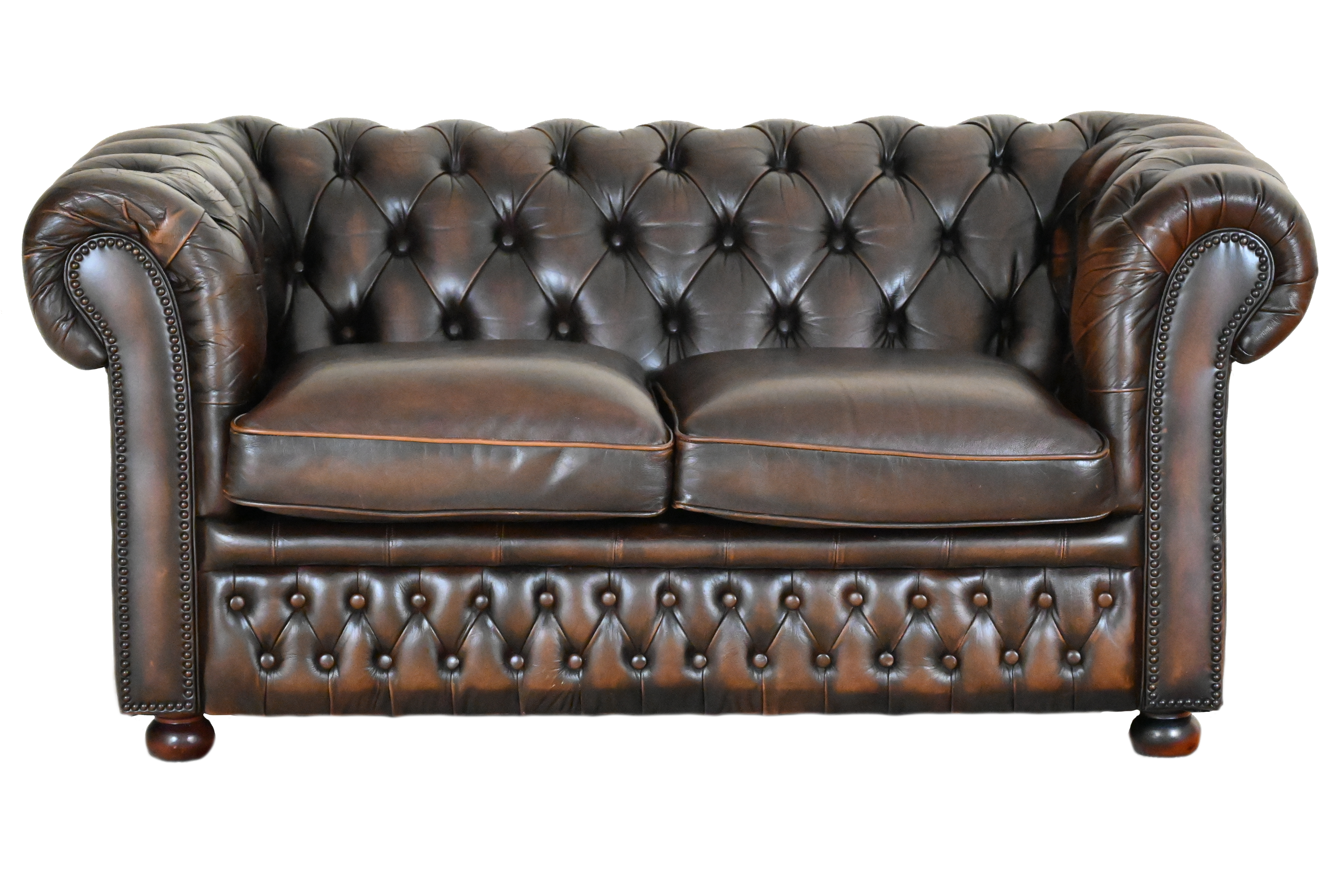 2 zits full size chesterfield in ant. Brown