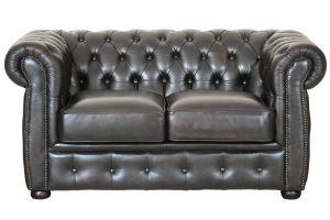 Degelijke Chesterfield 3+2 set. Universeel medium zitcomfort. Gerenoveerd, alle kussen interieurs zijn vernieuwd. In goede conditie. √ Met garantie