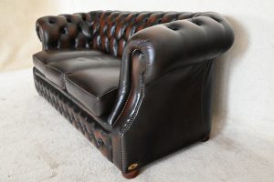 gebruikte bruine 3 zits chesterfield met scooped arm en medium hoge rug