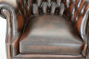 2 chesterfield clubchairs gebruikt