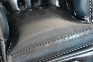 low back chair chesterfield in ant. blue