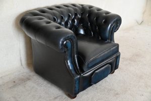 low back chair chesterfield in ant. blue