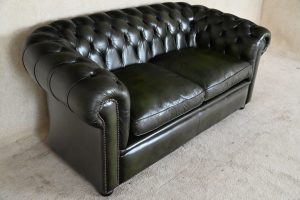 Vintage chesterfield tweezits bankje