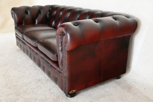 kleine gebruikte drie zits chesterfield bank