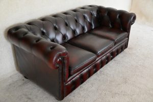 kleine gebruikte drie zits chesterfield bank