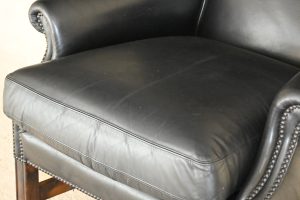 grote gebruikte high back plain wing chesterfield stoel