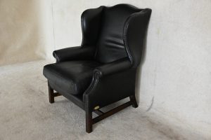 grote gebruikte high back plain wing chesterfield stoel