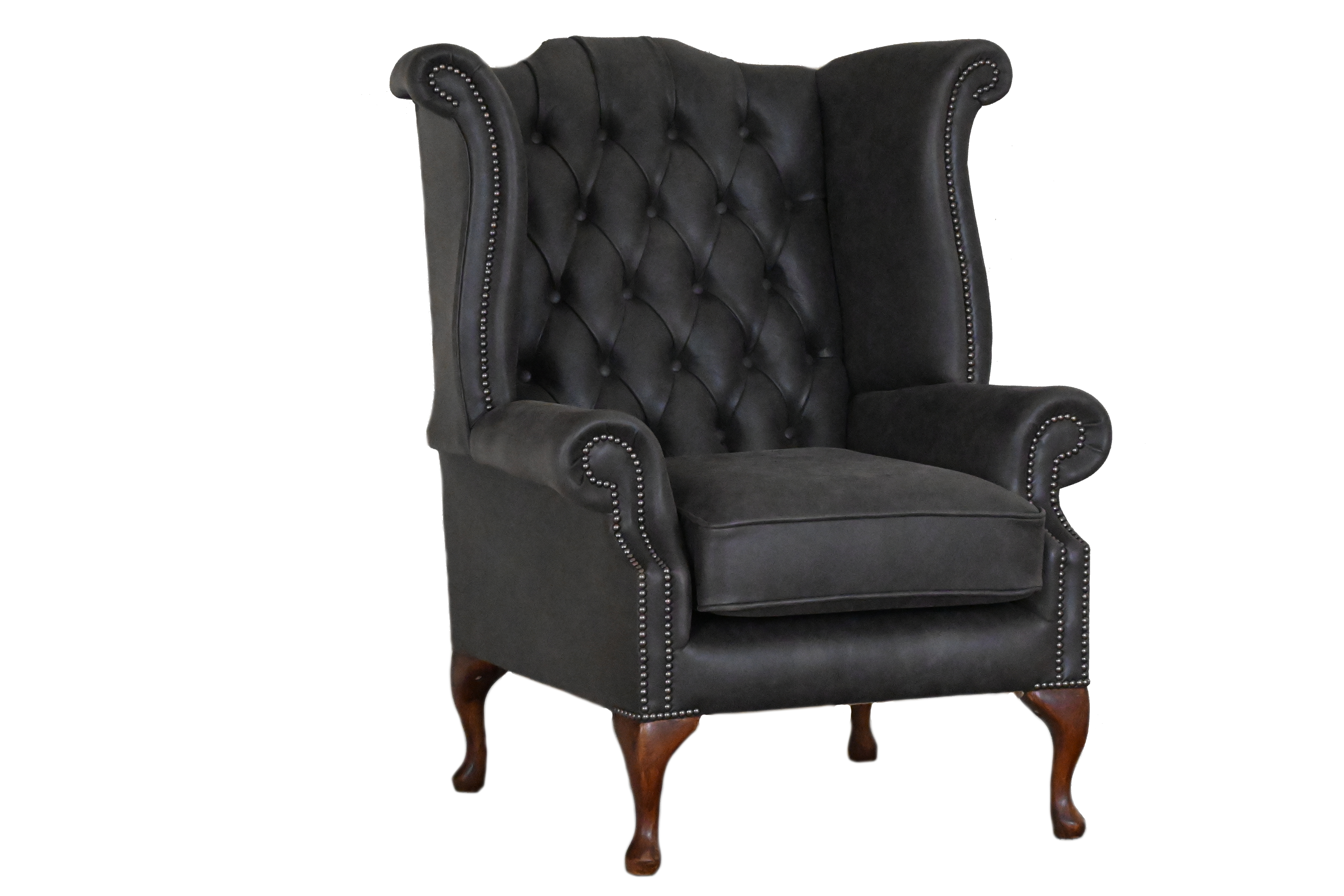 High Class Scroll Wingchair Collection actie met tijdloze Chesterfield oorfauteuils in luxe leer in de kleur Selvaggio Peat