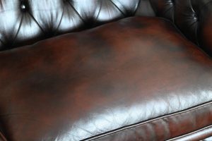 Ervaar ultiem zitcomfort met de Windsor Chesterfield set. Dankzij de hogere rugleuning en medium zitkussens geniet je van een perfecte balans.245138+245139