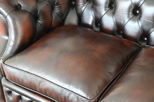 Ervaar ultiem zitcomfort met de Windsor Chesterfield set. Dankzij de hogere rugleuning en medium zitkussens geniet je van een perfecte balans.245138+245139