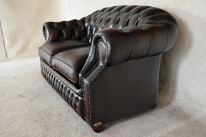 Ervaar ultiem zitcomfort met de Windsor Chesterfield set. Dankzij de hogere rugleuning en medium zitkussens geniet je van een perfecte balans.245138+245139
