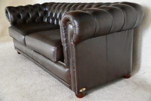 3+2 zits chesterfield in ant. Brown
