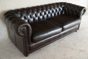 3+2 zits chesterfield in ant. Brown