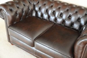 3+2 zits chesterfield in ant. Brown