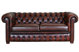 Ontdek deze elegante 3-zits Chesterfield bank met twee zitkussens. Perfecte mix van comfort en vakmanschap. Zorgvuldig nagekeken in onze eigen werkplaats.