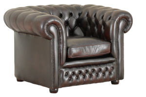 Een low back chesterfield chair wat betreft kleur, formaat en zitcomfort. Je zit heel diep. Het zitcomfort is medium tot zacht. De conditie is prima.