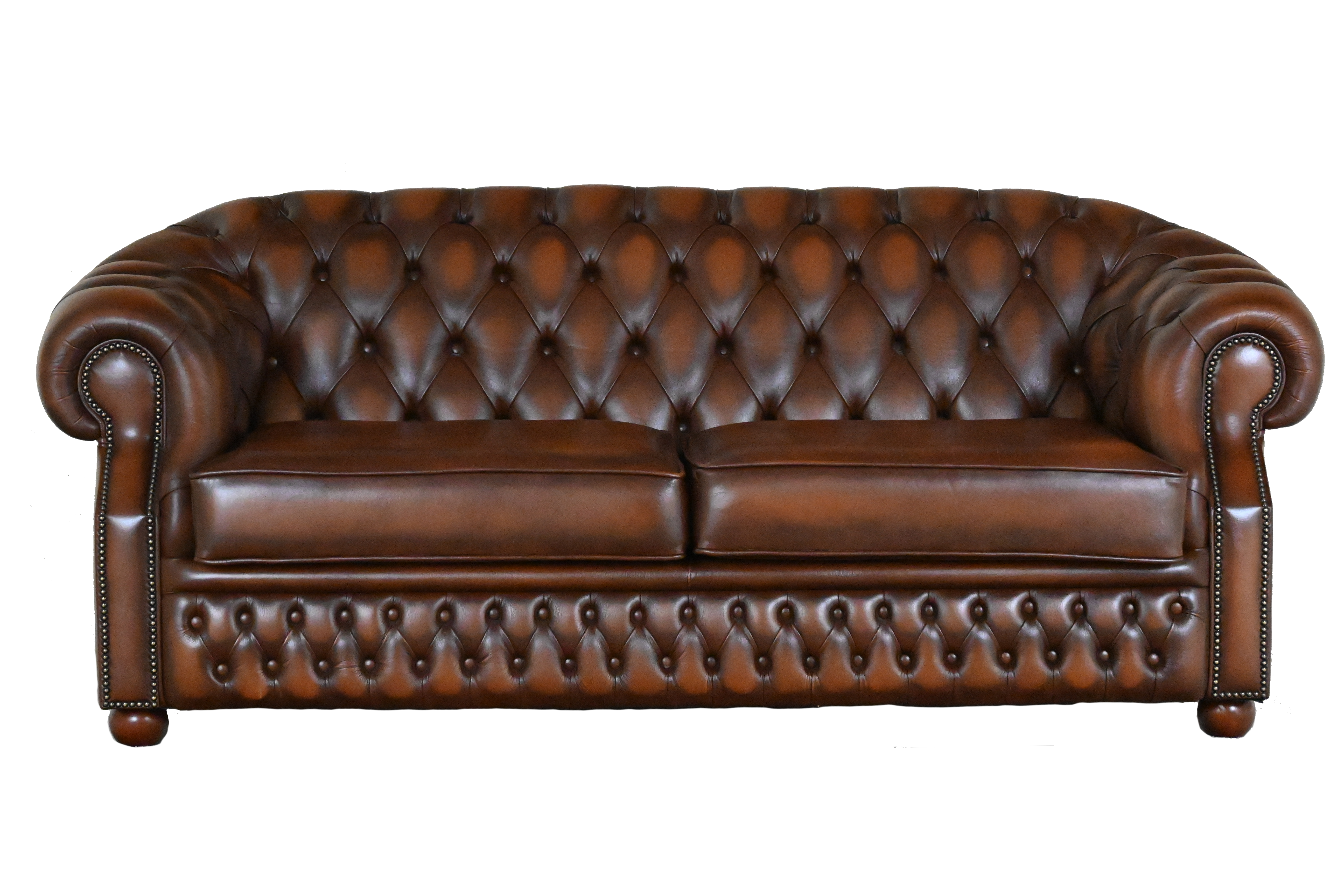 Comfortabele 3-zits Chesterfield Windsor met hogere rug. Uitstekende staat, direct leverbaar zoals op foto. Duurzaam, voordelig en met garantie.