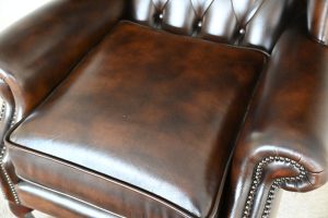 Comfortabele gebruikte traditionele oorfauteuil met zacht zitcomfort. Duurzaam, gecontroleerd, met garantie. Een circulaire keuze – direct leverbaar!