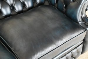 Ontdek deze gebruikte Chesterfield set Westminster (3+2 zits) met zacht zitcomfort en elegante uitstraling. Duurzaam, voordelig en geleverd met garantie.