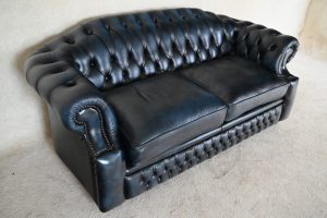 Ontdek deze gebruikte Chesterfield set Westminster (3+2 zits) met zacht zitcomfort en elegante uitstraling. Duurzaam, voordelig en geleverd met garantie.