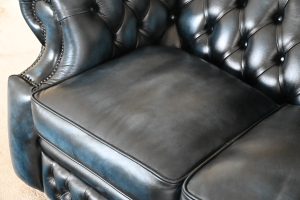 Ontdek deze gebruikte Chesterfield set Westminster (3+2 zits) met zacht zitcomfort en elegante uitstraling. Duurzaam, voordelig en geleverd met garantie.