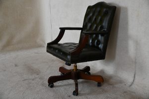 Ontdek de gebruikte Gainsborough bureaustoel: in hoogte verstelbare draaistoel. Stijlvol, comfortabel en een circulaire keuze.