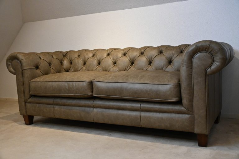 eigentijds chesterfield model Justin